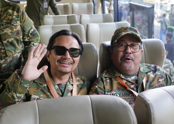 
 Momen Wagub Hasnuryadi Duduk Samping Rano Karno Saat Retret Magelang