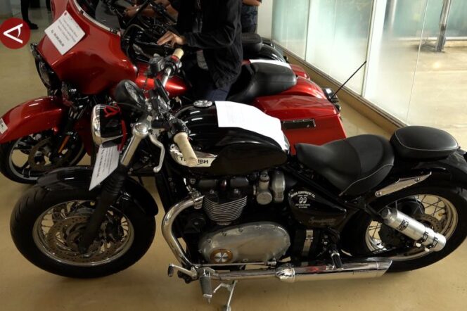 
 KPK Lelang Barang Rampasan, Ada 3 Unit Harley Davidson