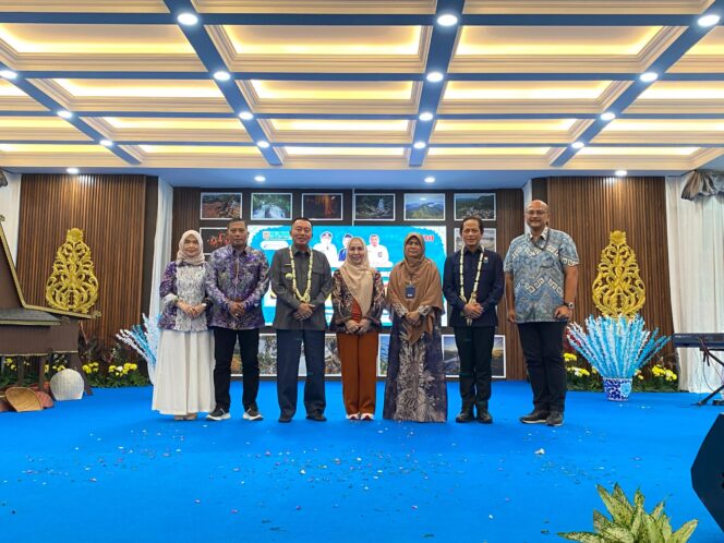 
 Gubernur H Muhidin Promosikan Olahan Ikan Khas Daerah di Anjungan Kalsel