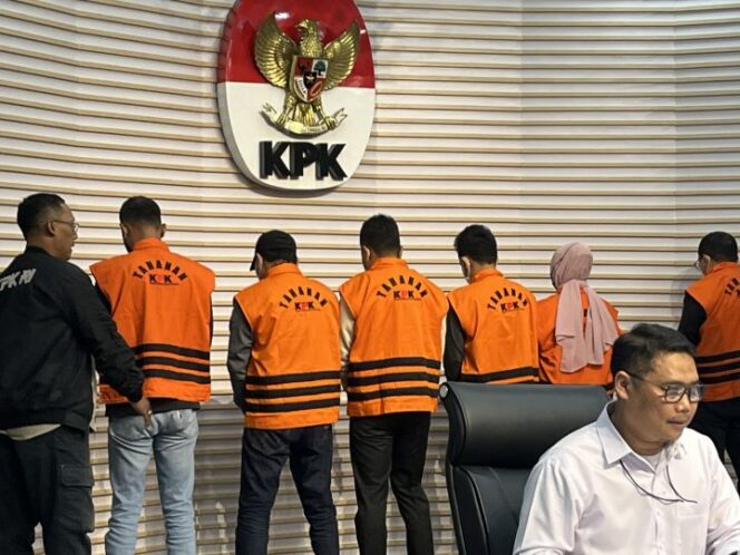 
 KPK Pindahkan Penahanan Empat Tersangka Dinas PUPR ke Polda Kalsel, Ada Apa?