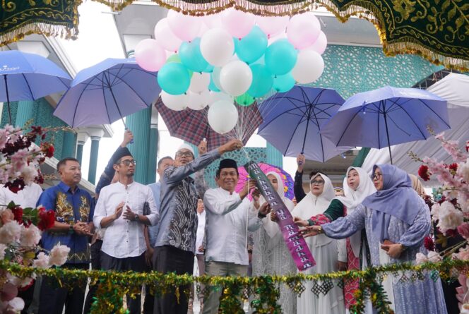 
 Peresmian Pasar Ramadan oleh Bupati Balangan, Abdul Hadi. - Foto: Mc.Balangan