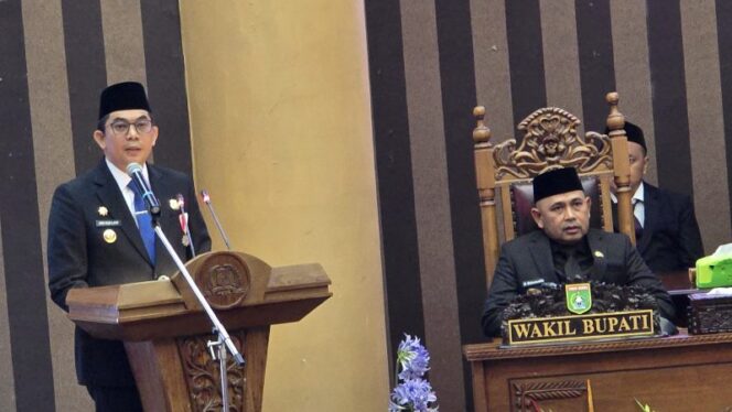 
 Bupati Tanah Bumbu, Andi Rudi Latif Saat Sampaikan Pidato Perdananya di Rapat Paripurna DPRD Tanah Bumbu