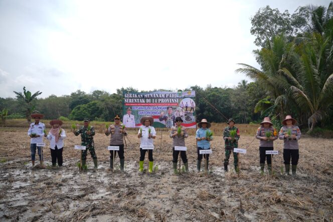 
 Pemkab Balangan Ikuti Gerakan Tanam Padi Serentak Nasional, Dukung Swasembada Pangan Nasional