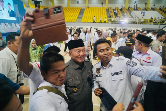 
 Gubernur H. Muhidin Pacu Pembentukan Koperasi Merah Putih, Target Juni 2025 Rampung