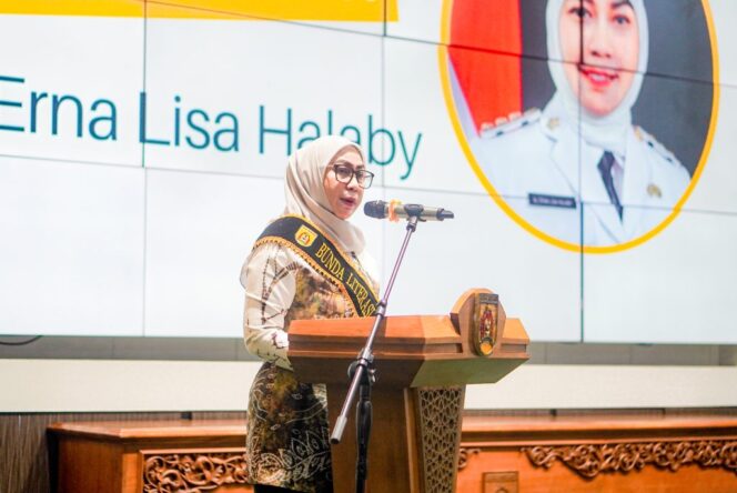
 Wali Kota Lisa Halaby Dikukuhkan Sebagai Bunda Literasi Banjarbaru 2025