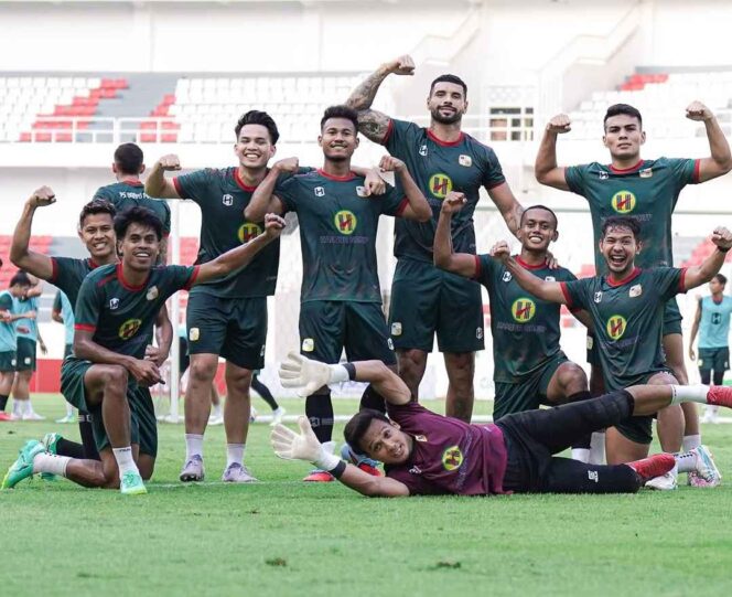 
 PERSIAPAN - Sejumlah pemain Barito Putera melakukan persiapan jelang Laga melawan PSIS Semarang Jumat (3/10/2025). 