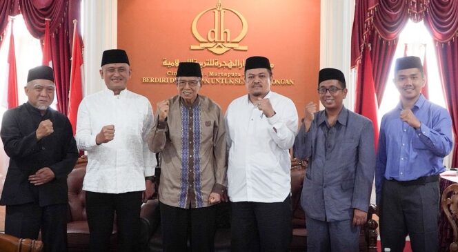 
 Pererat Sinergi, Wakapolda Kalsel Brigjen Pol Golkar Pangarso Silaturahmi ke Pondok Darul Hijrah Martapura