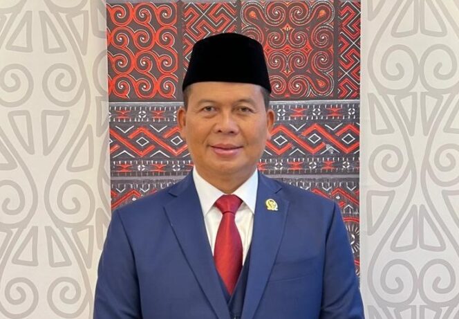 
 H. Endang Agustina Suarakan Keluhan Petani Kalsel dalam Raker Komisi III DPR RI dengan KY