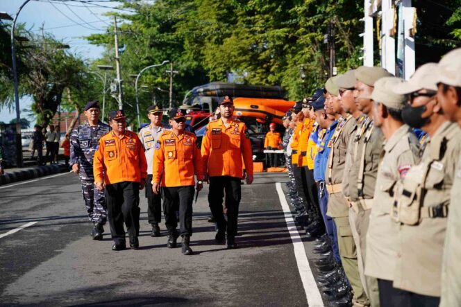 
 Ketua DPRD Banjarmasin Rikval Fachruri Tinjau BPBD, Pastikan Perlengkapan Siaga Hadapi Cuaca Ekstrem