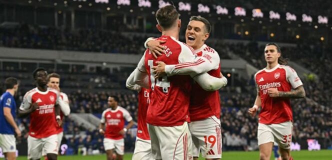
 Menang Tipis atas Everton, Arsenal Rayakan Natal di Puncak Klasemen