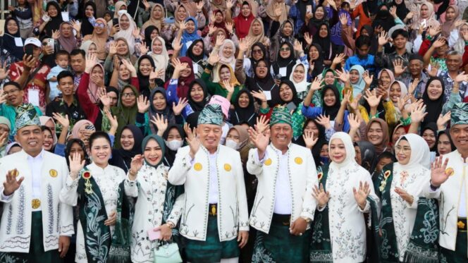 
 Hari Jadi ke-66 Barito Kuala Meriah, Pecahkan Rekor MURI Masak 100 Ribu Porsi Daging Habang
