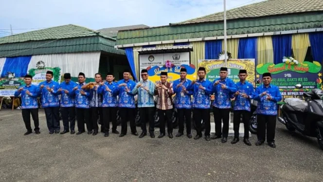 
 Pemkab Tabalong Serahkan 12 Motor Dinas untuk Operasional KUA Kecamatan