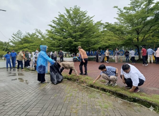 
 Kelurahan Batulicin Gelar Jumat Bersih, Dukung Gerakan Nasional Indonesia ASRI
