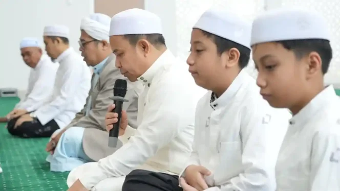 
 Bupati Tapin Salat Idulfitri di Masjid As Salam Al Fatah, Warga Kabupaten Tapin Padati Masjid