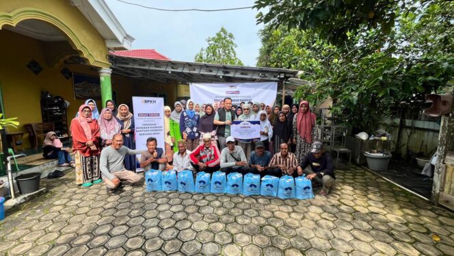 
 H. Sudian Noor Salurkan 500 Paket Sembako untuk Warga Tanah Bumbu