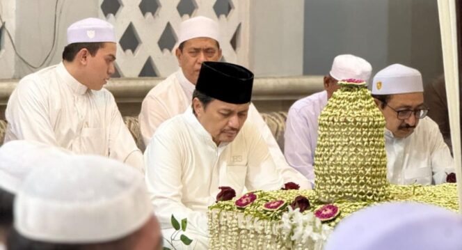 
 Wagub Kalsel Bersama Ribuan Jamaah Ikuti Haul ke – 2 Abah Guru Banjar Indah