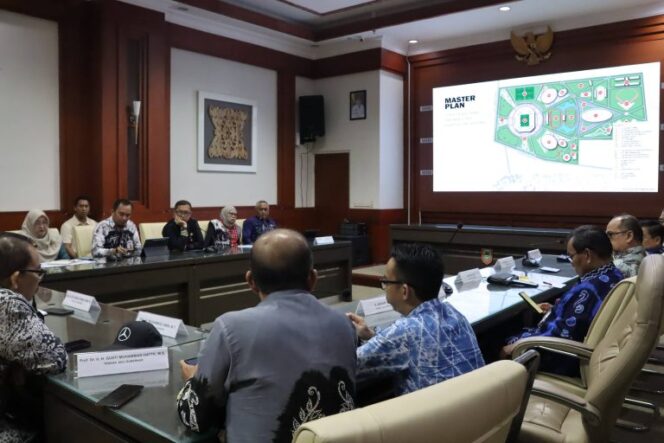 
 Pemprov Kalsel Matangkan Rencana Pembangunan Stadion Internasional