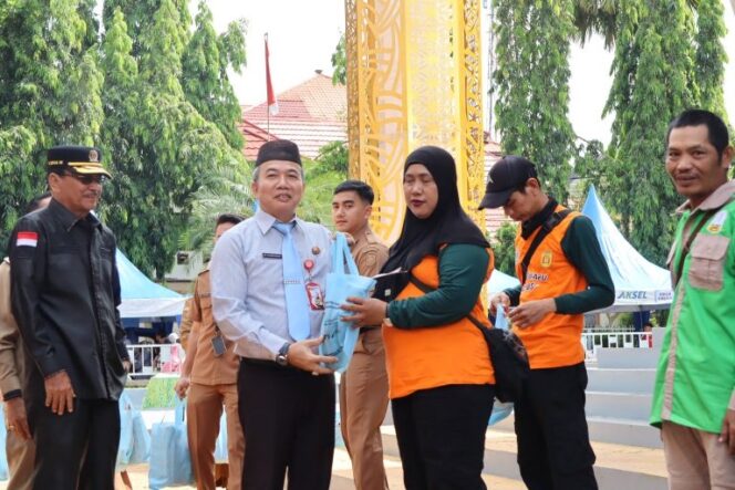 
 6.367 PPPK Paruh Waktu Pemprov Kalsel Terima Insentif Hari Raya Rp600 Ribu