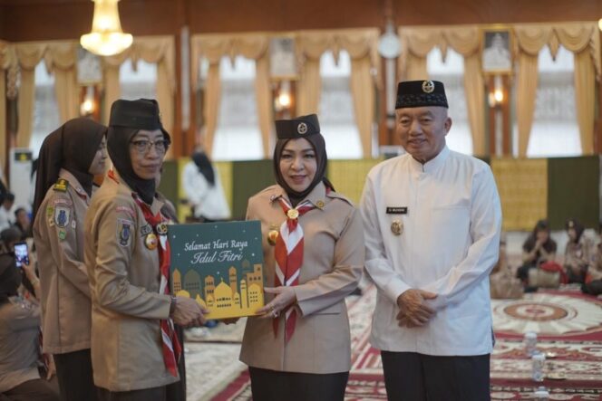 
 Gubernur Muhidin Bersama Ketua Kwarda Fathul Jannah Buka Puasa Bersama Pengurus Kwarda Pramuka Kalsel