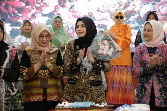 
 Ketua BKOW Kalsel drg. Ellyana Trisya Hasnuryadi, Silaturahmi Sekaligus Edukasi Kesehatan Lansia