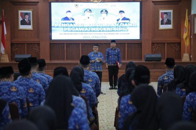 
 129 ASN Kalsel Resmi Disumpah, Gubernur:  Jaga Integritas dan Jauhi Judi Online