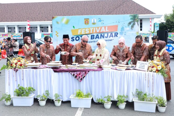 
 Gubernur Muhidin Dukung Deklarasi Kilau Emas di Peringatan Hari Jadi Banjarbaru