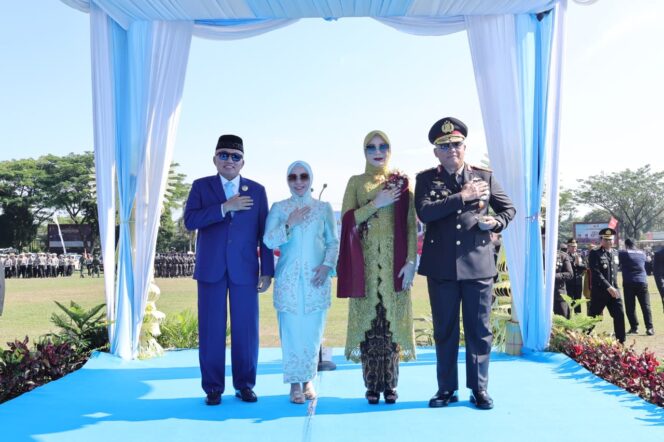 
 Gubernur Hadiri Upacara Hari Bhayangkara ke-80