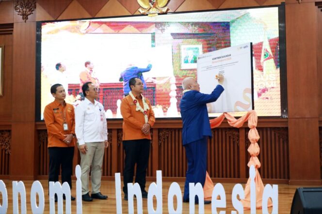 
 Gubernur H. Muhidin Resmi Canangkan Pelaksanaan Sensus Ekonomi 2026